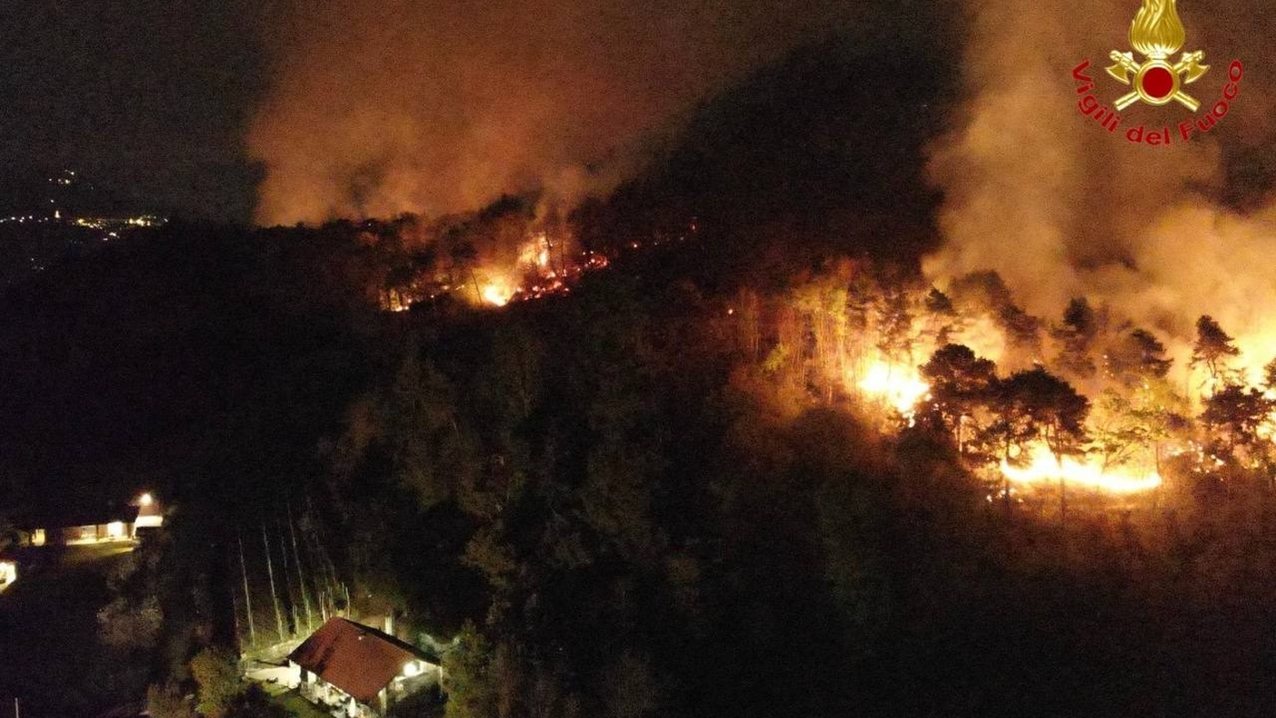 Le immagini dell'incendio/3