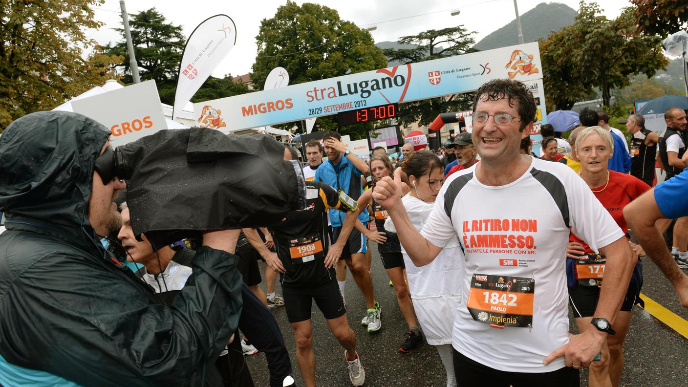 Il consigliere di Stato Paolo Beltraminelli con la maglietta "Il ritiro non è ammesso"