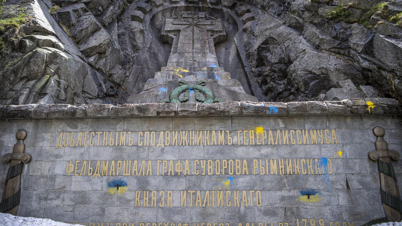 Il monumento che commemora i militari russi caduti nel 1799 combattendo contro le truppe di Napoleone nella Gola della Schöllenen