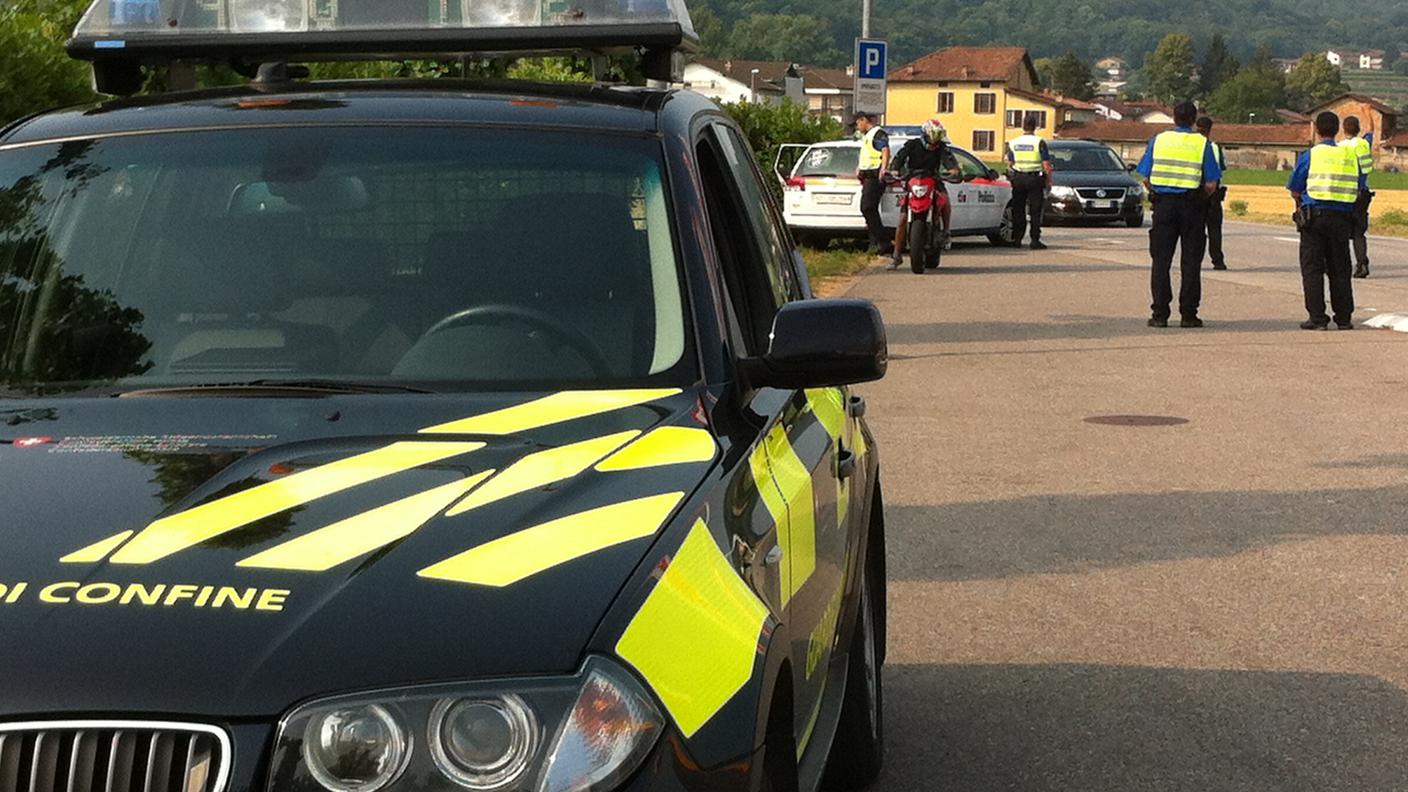 Padroncini_controlli_polizia_Campagna Adorna_foto Antonio Civile(2).JPG
