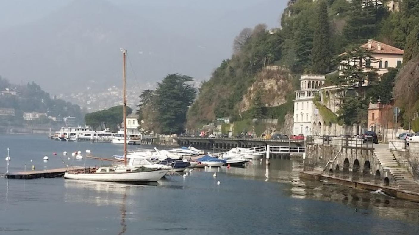 Un tratto lungo il lago di Viale Geno