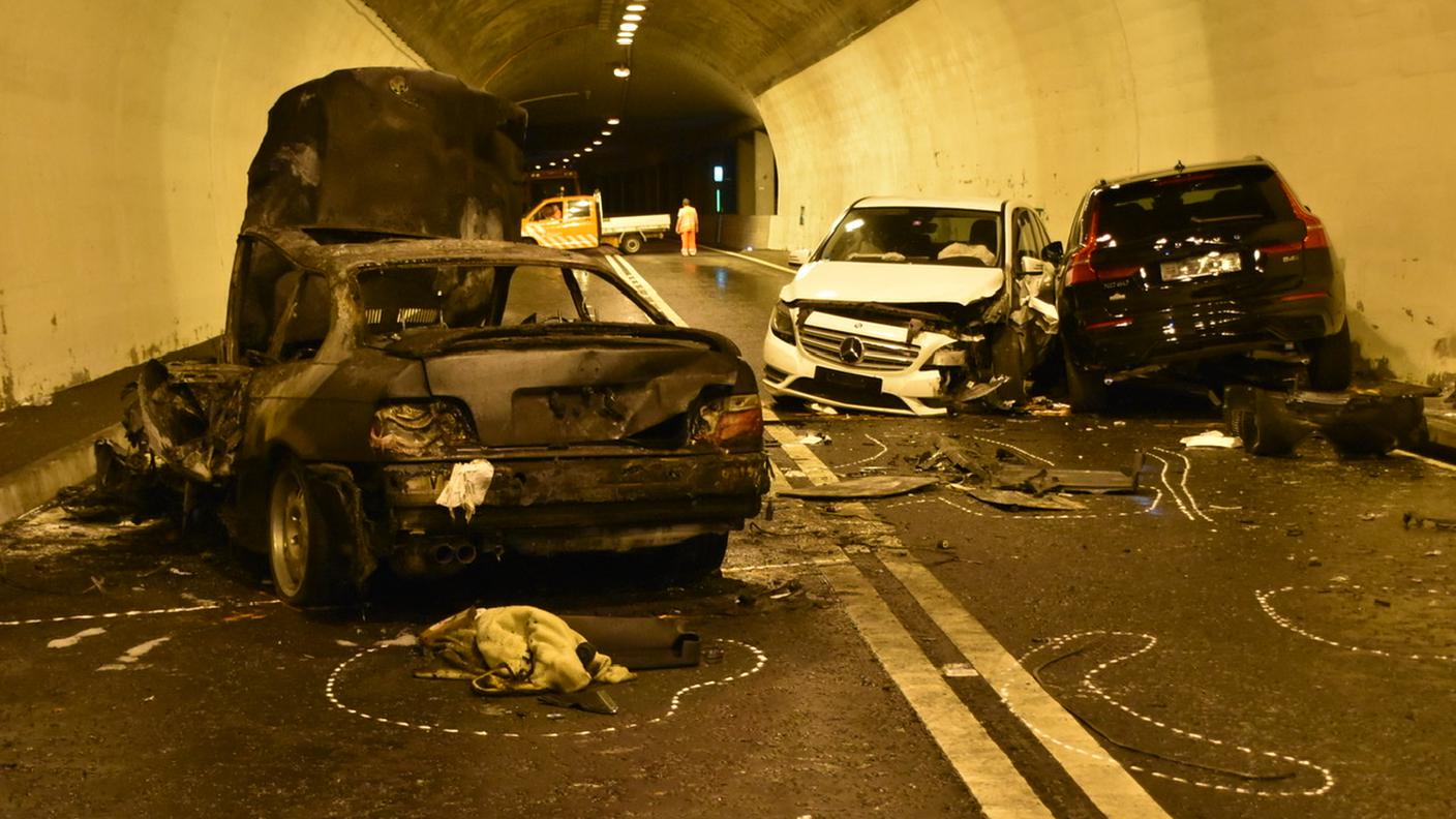 Il bilancio dello scontro è di quattro feriti di cui uno grave