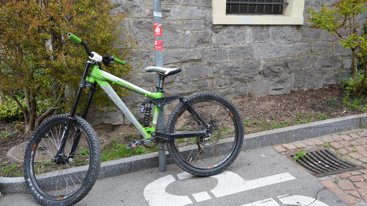 bellinzona ciclista ferito3 18.4.14 rescuemedia.jpg