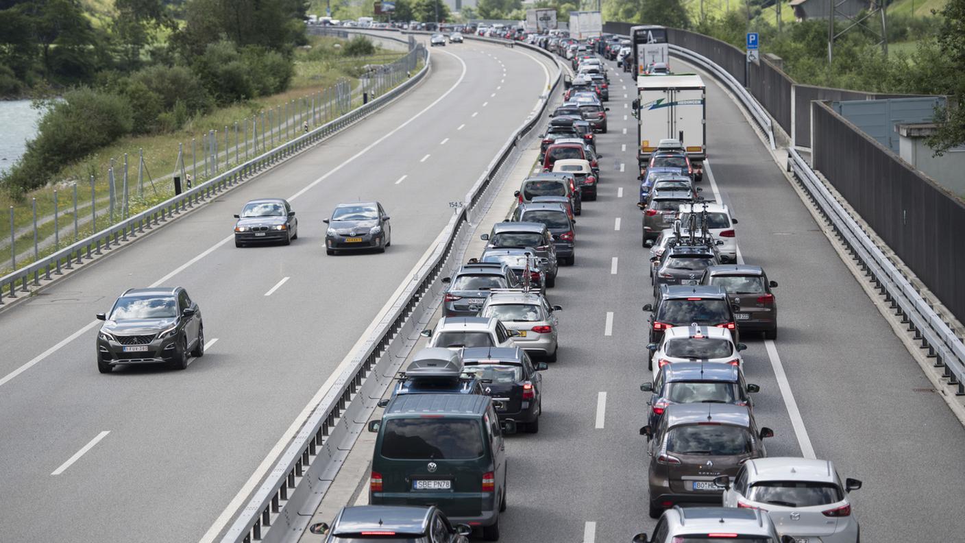 Fermi ad Erstfeld in direzione sud