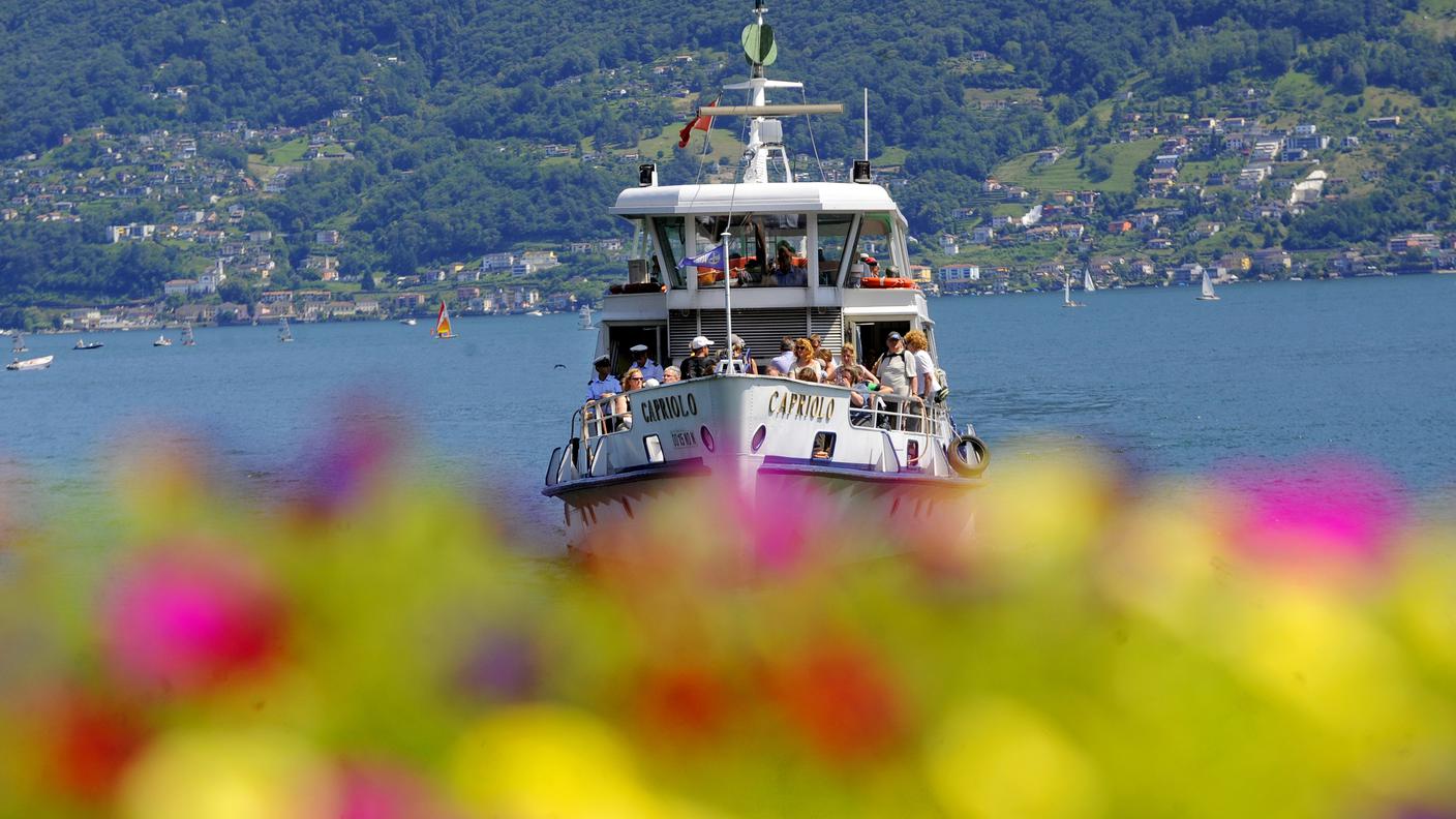 battello societa navigazione lago maggiore tp.jpg