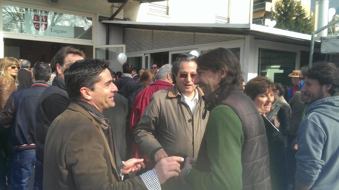 A destra il municipale leghista di Lugano Michele Foletti