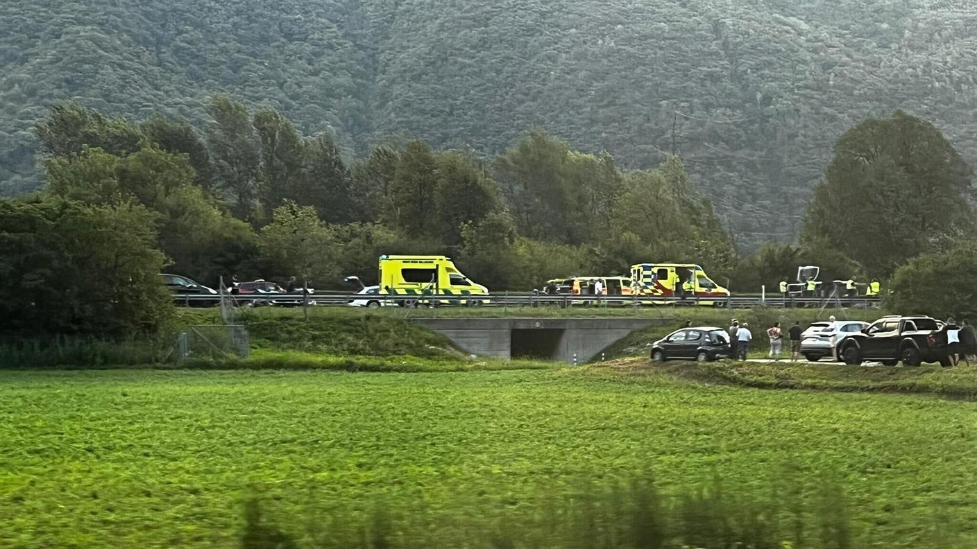 I soccorritori all'opera sul luogo dell'incidente