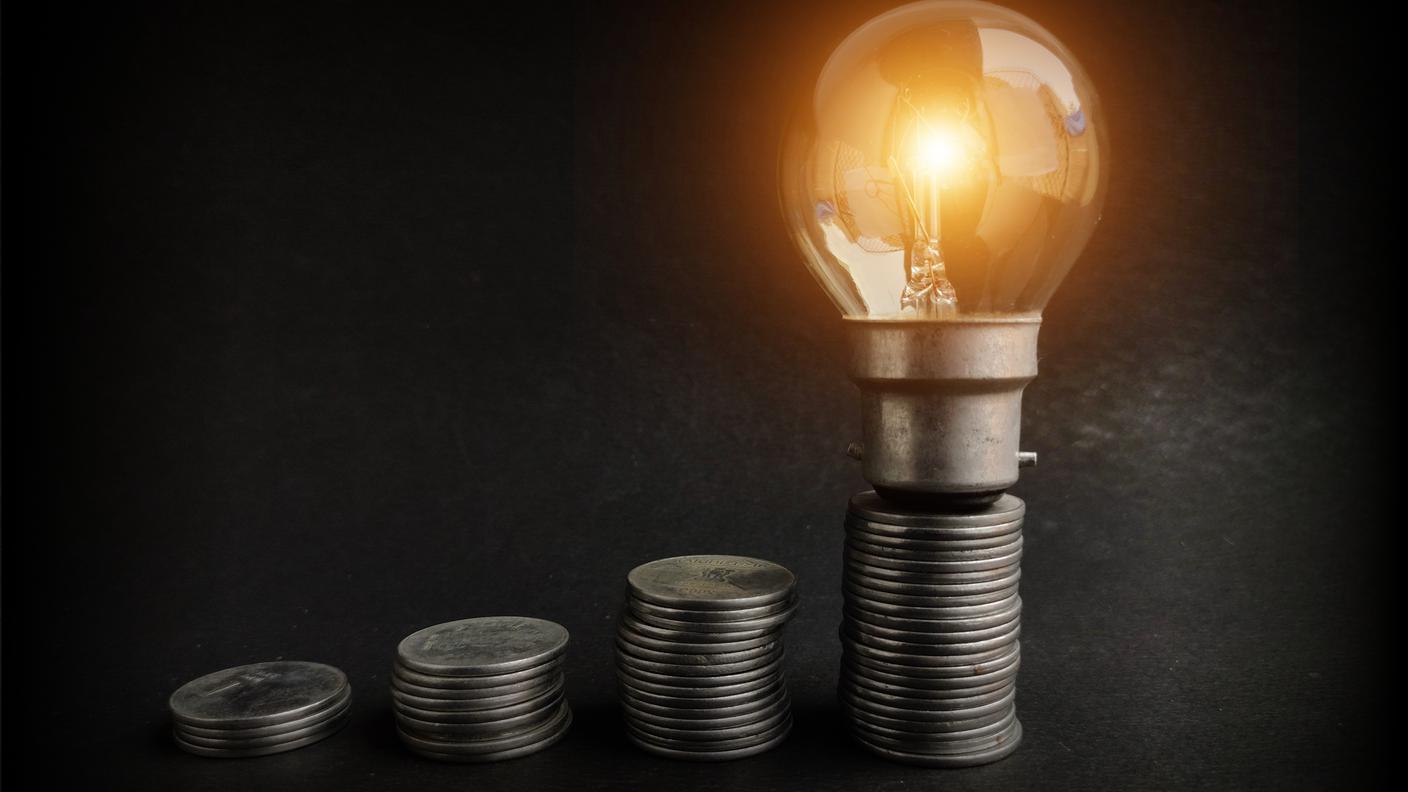 Elettricità costo prezzo rincaro aumento