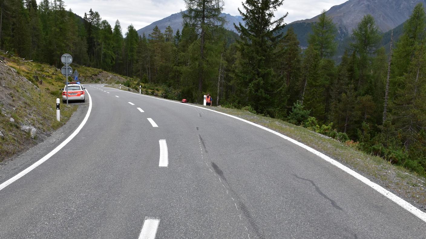 L'incidente si è verificato lunedì attorno alle 11.30 sulla strada del Passo del Forno