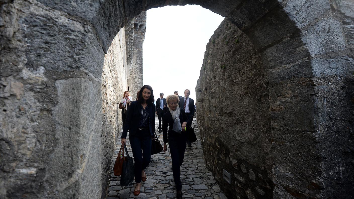 La consigliera federale con la ministra Laura Sadis a Bellinzona