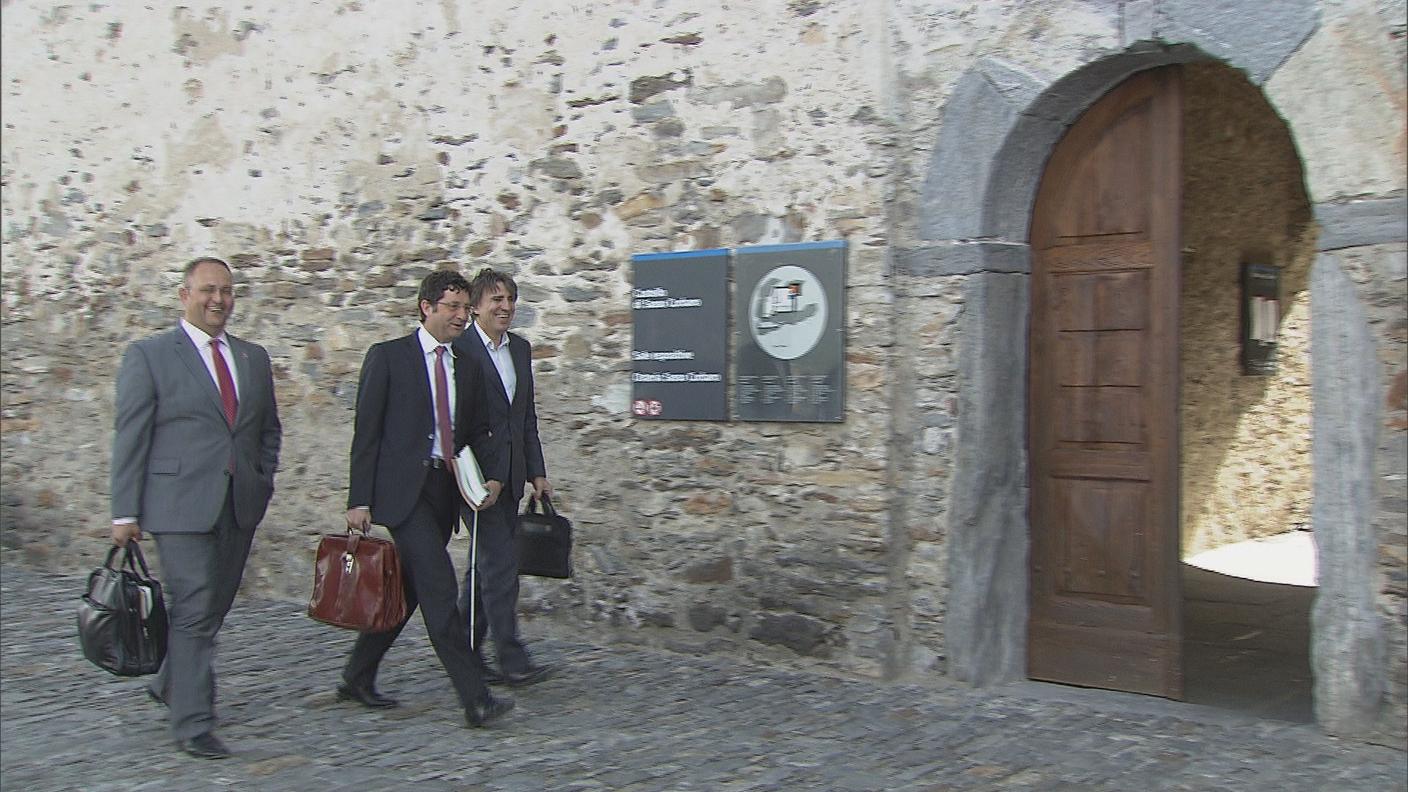 L'arrivo dei consiglieri di Stato a Sasso Corbaro