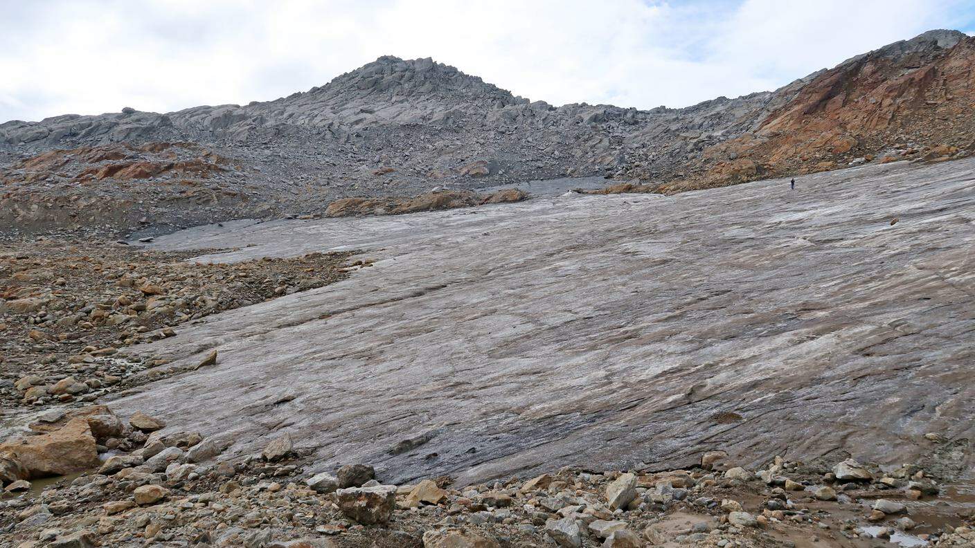 La terribile situazione del ghiacciaio Cavagnoli, tra il 2021 e il 2022 è arretrato di quasi 300 metri 