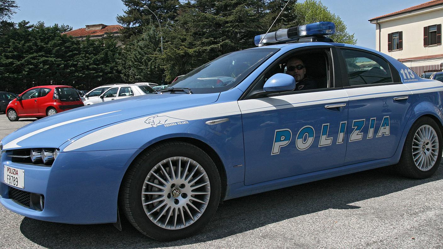 La vicenda scuote la polizia italiana