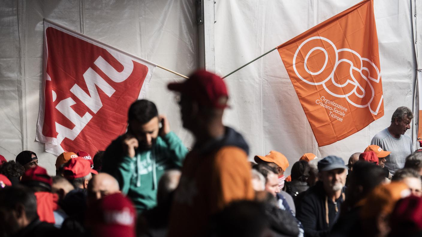 Lunedì mattina i lavoratori del settore edile si sono riuniti in assemblea