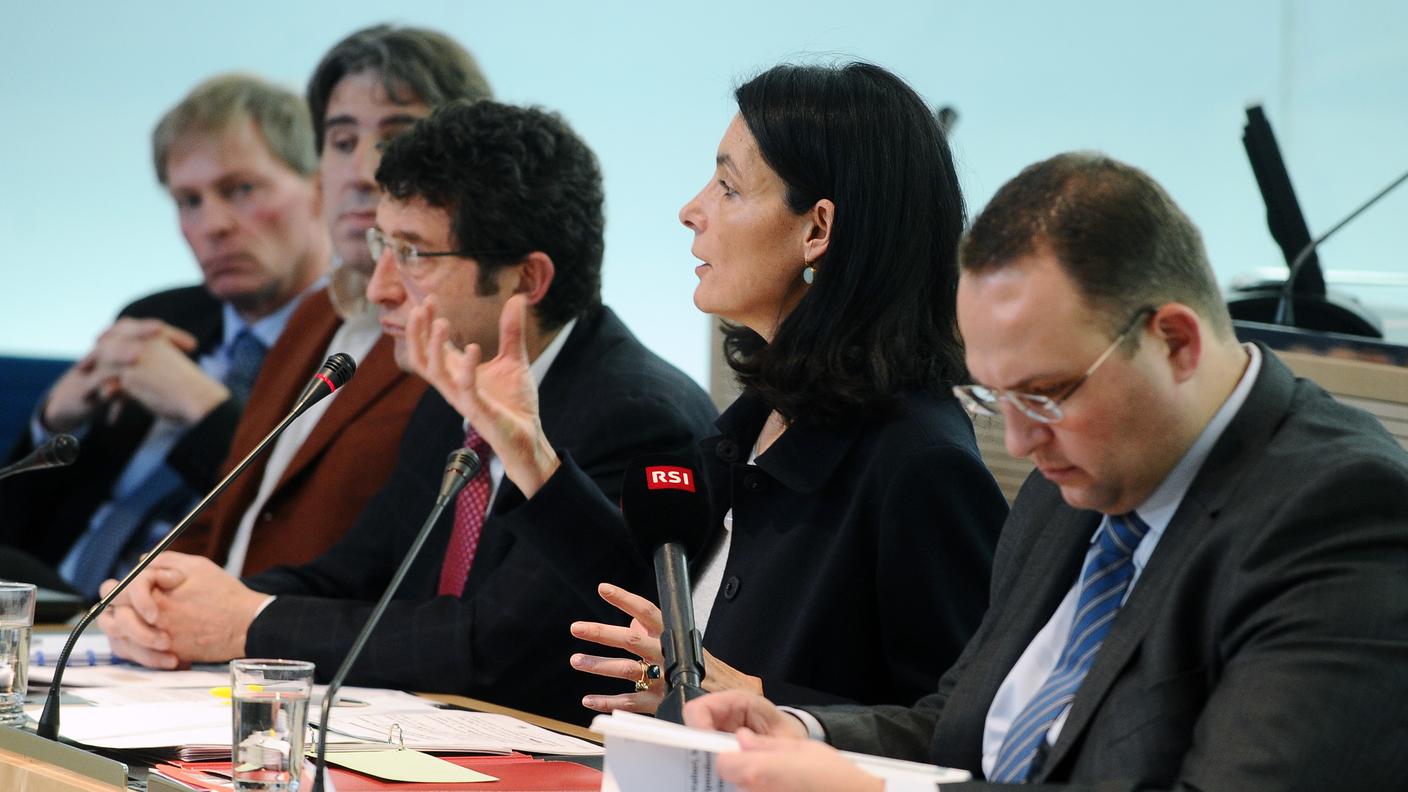 Il Consiglio di Stato, da sinistra: Claudio Zali, Emanuele Bertoli, Paolo Beltraminelli, Laura Sadis, Norman Gobbi