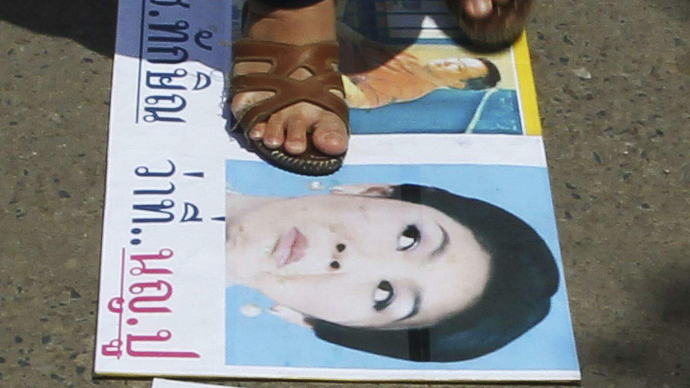 Yingluck Shinawatra, destituita e arrestata