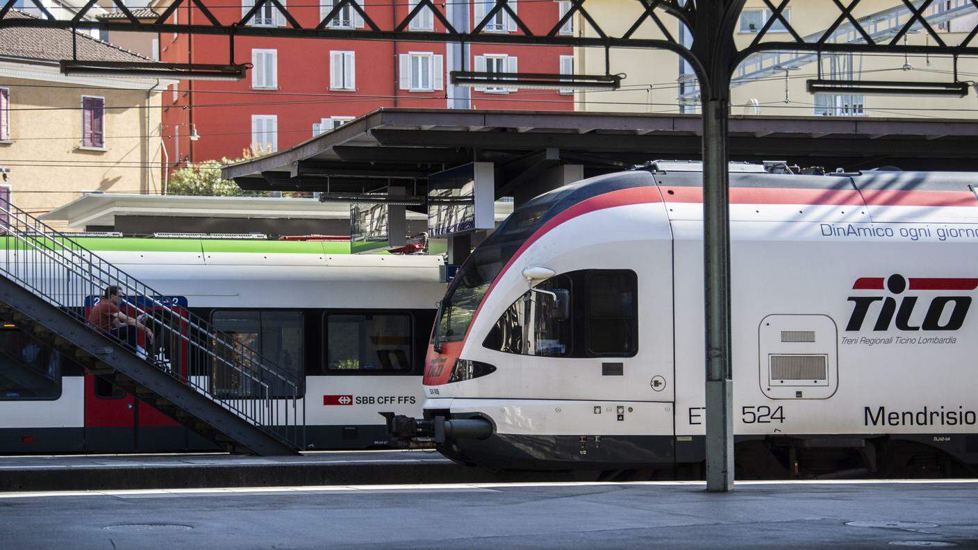 La locomotiva di un treno TILO a Bellinzona
