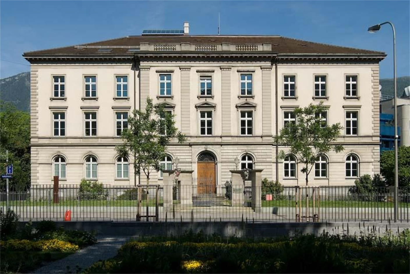 Lo Staatsgebäude a Coira, l'edificio dove dovrebbe aver sede il nuovo Tribunale d'appello dei Grigioni: su questa riforma giudiziaria gli elettori retici sono chiamati a pronunciarsi oggi