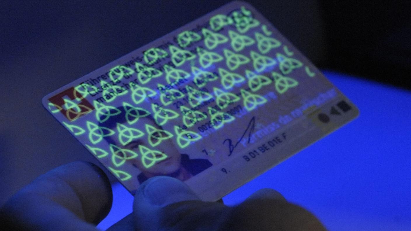 Gli acquirenti identificati sono 37. Sono stati denunciati