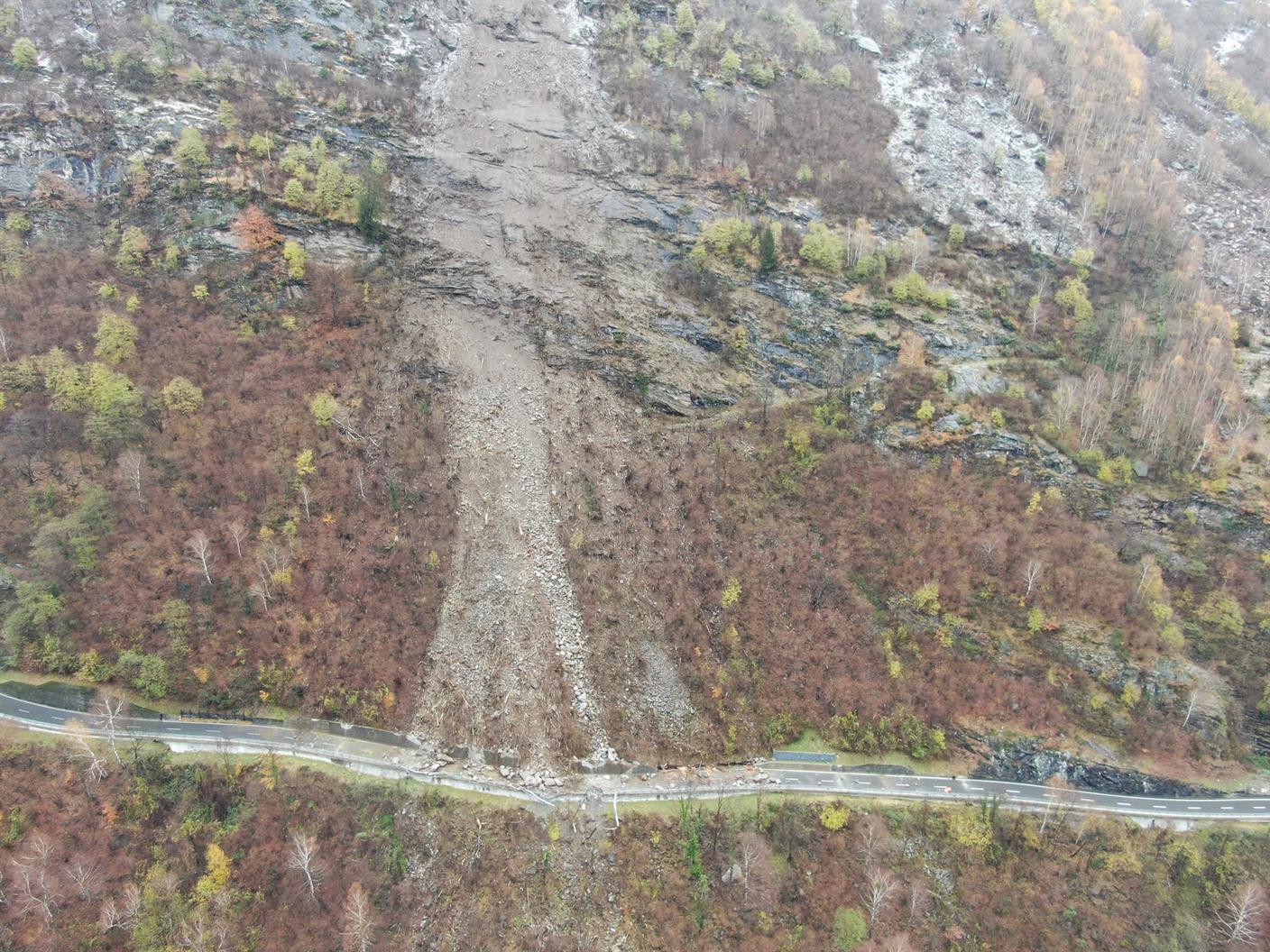 Una veduta dall'alto della frana