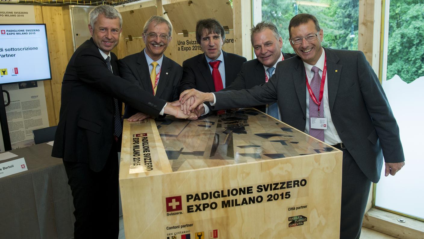 Gli esponenti dei cantoni del San Gottardo con, al centro, Manuele Bertoli