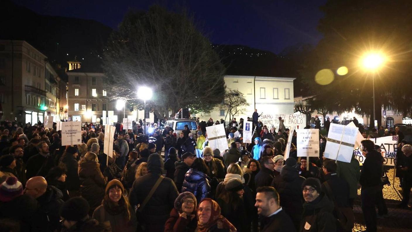 I manifestanti in piazza Governo