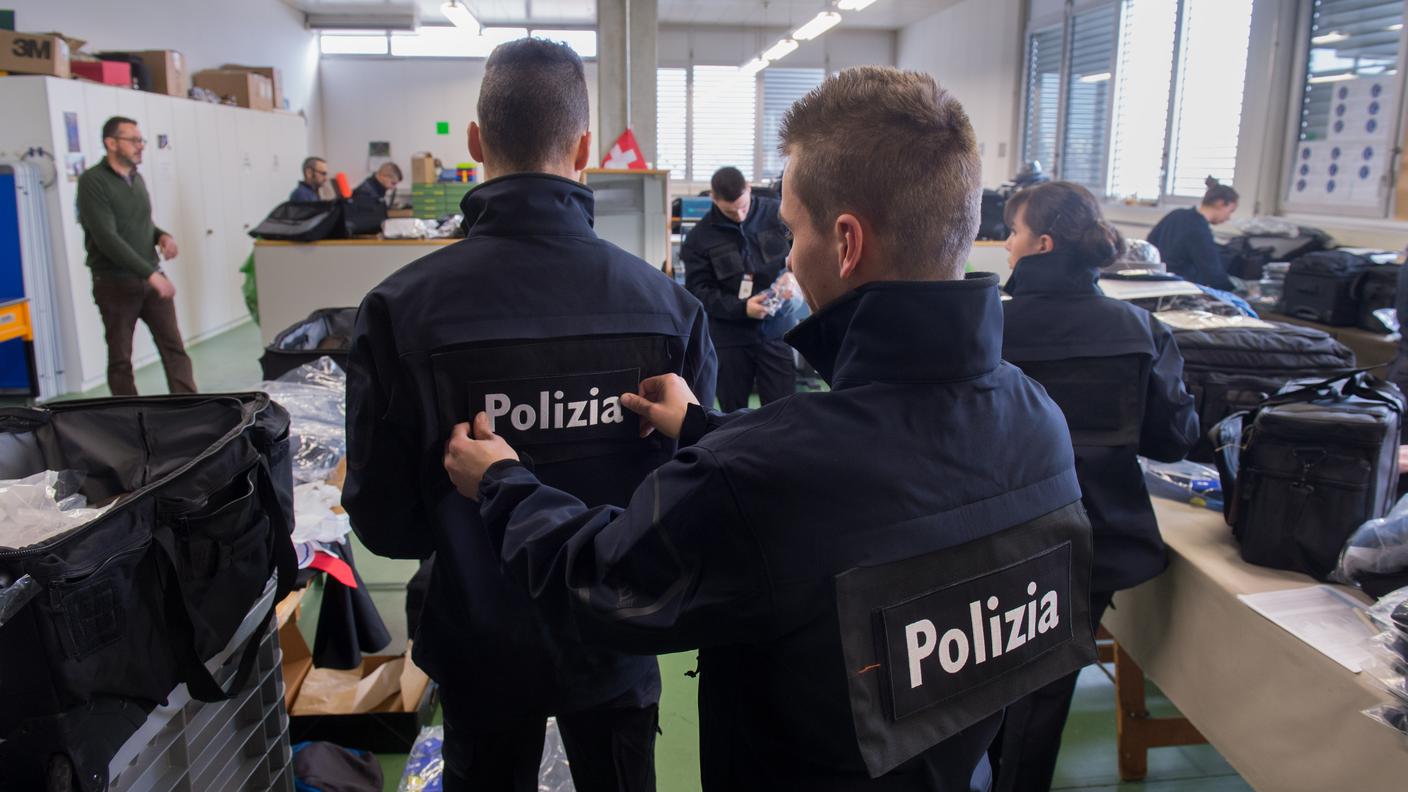 Poliziotti in formazione in Ticino