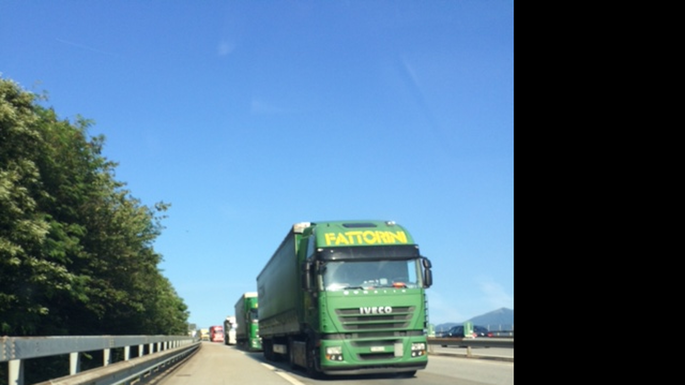 Traffico in tilt sull'A2