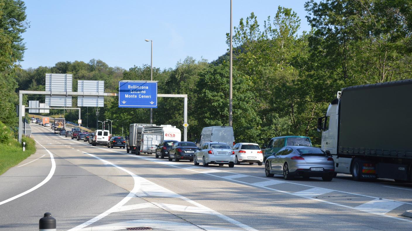 Traffico bloccato sull'A2