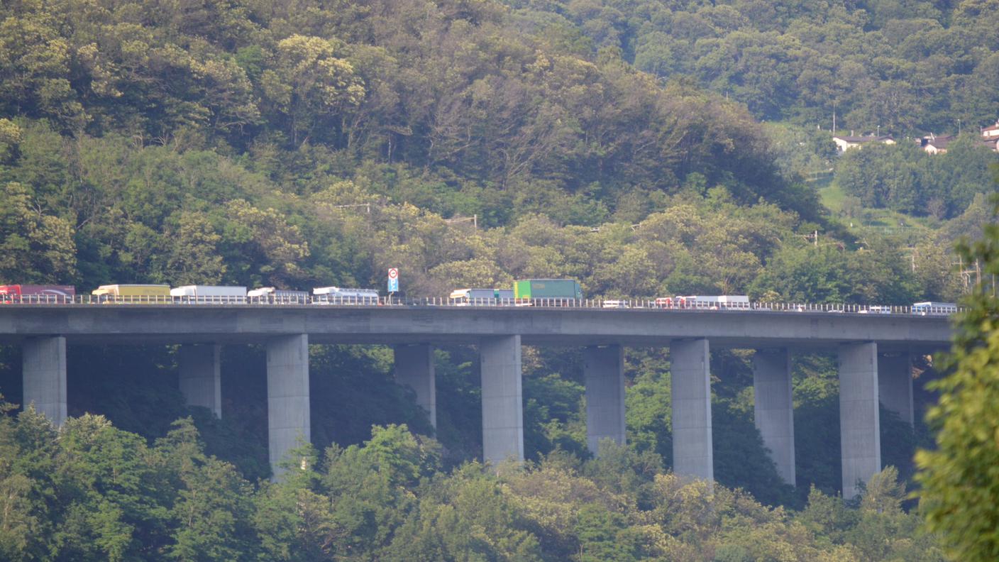 Traffico bloccato sull'A2