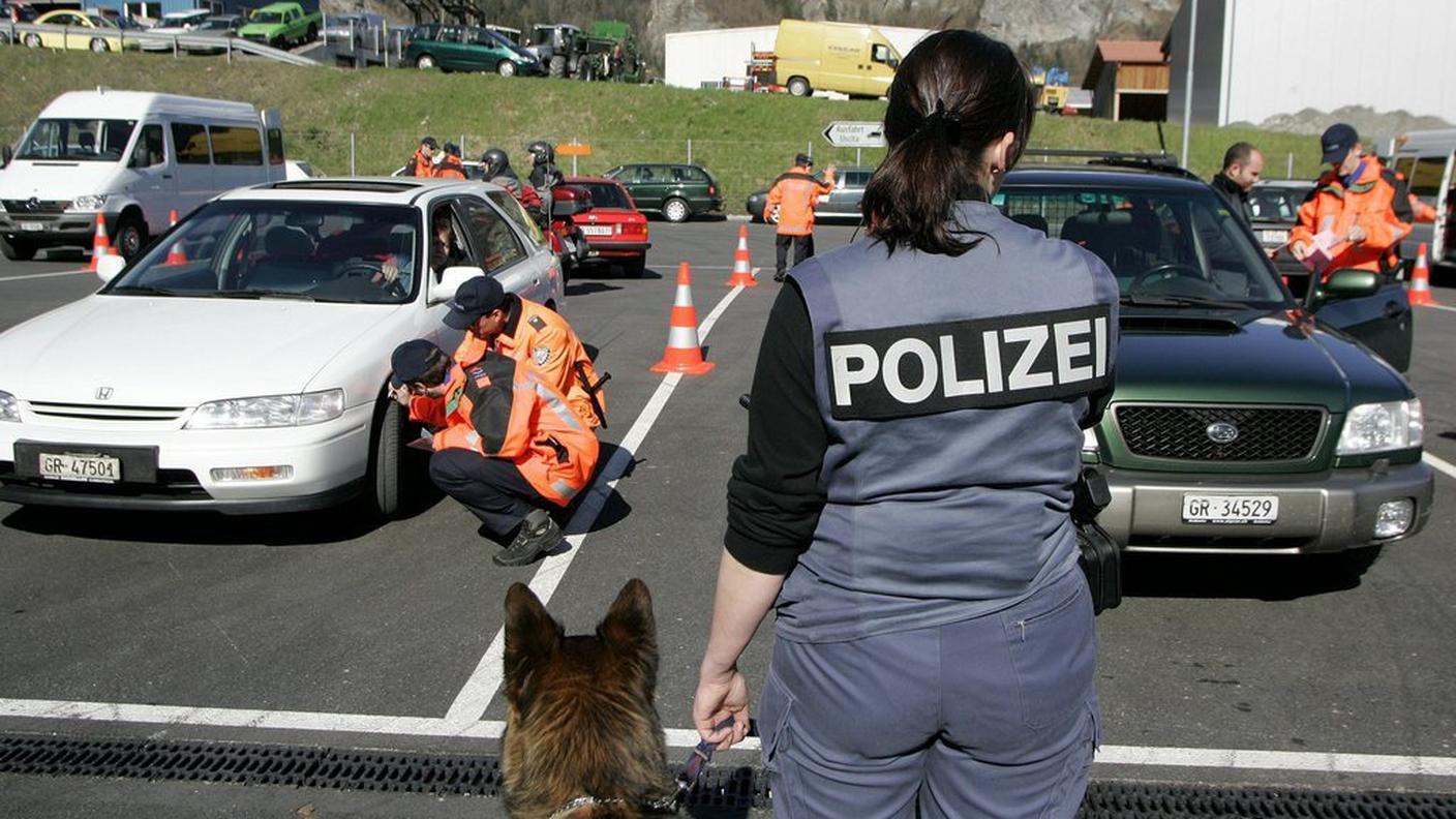 polizia Grigioni 2013 ky.JPG