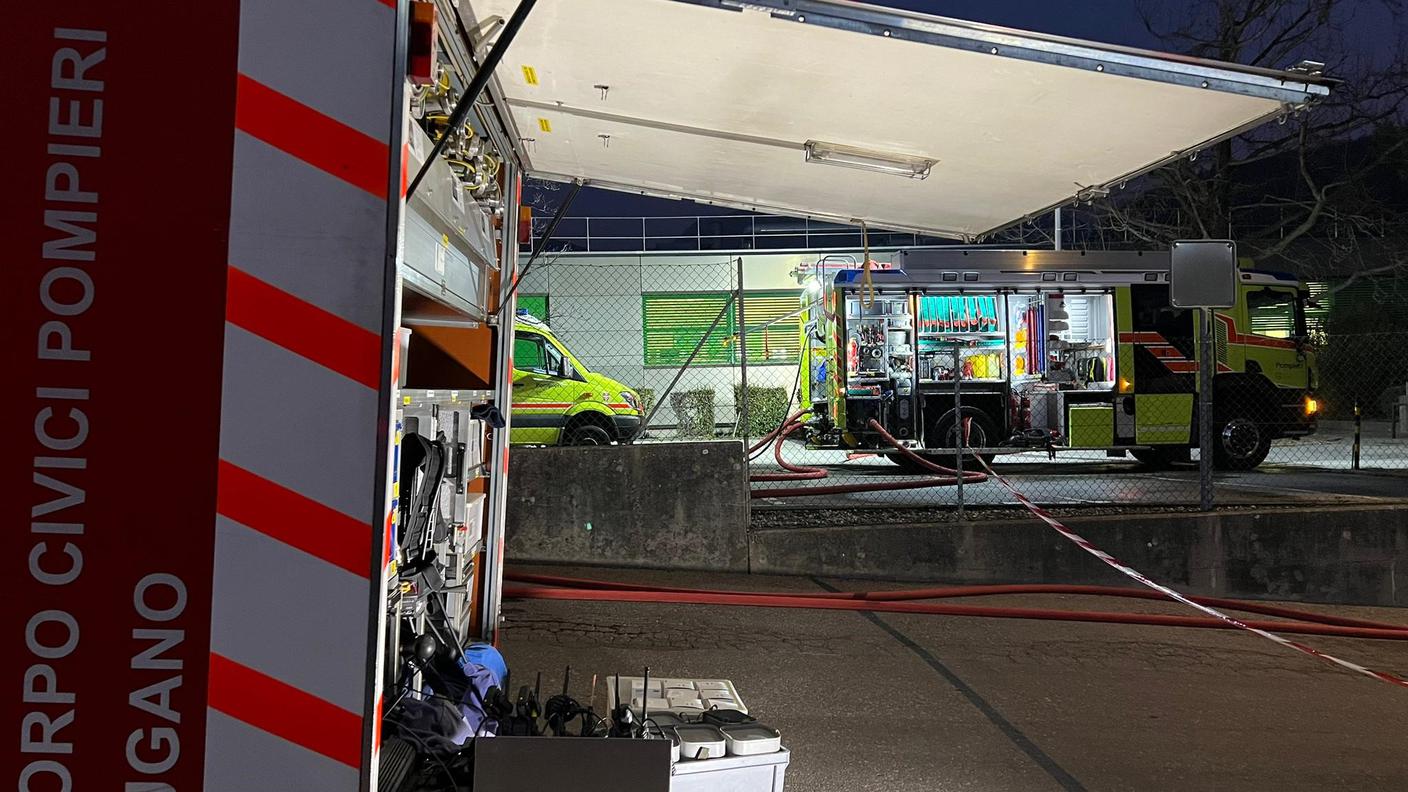 Pompieri, polizia e soccorritori hanno provveduto a isolare la zona