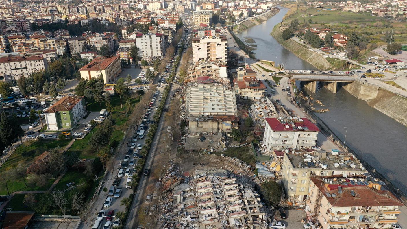 Il nuovo sisma ha scatenato il panico fra la popolazione già duramente provata 