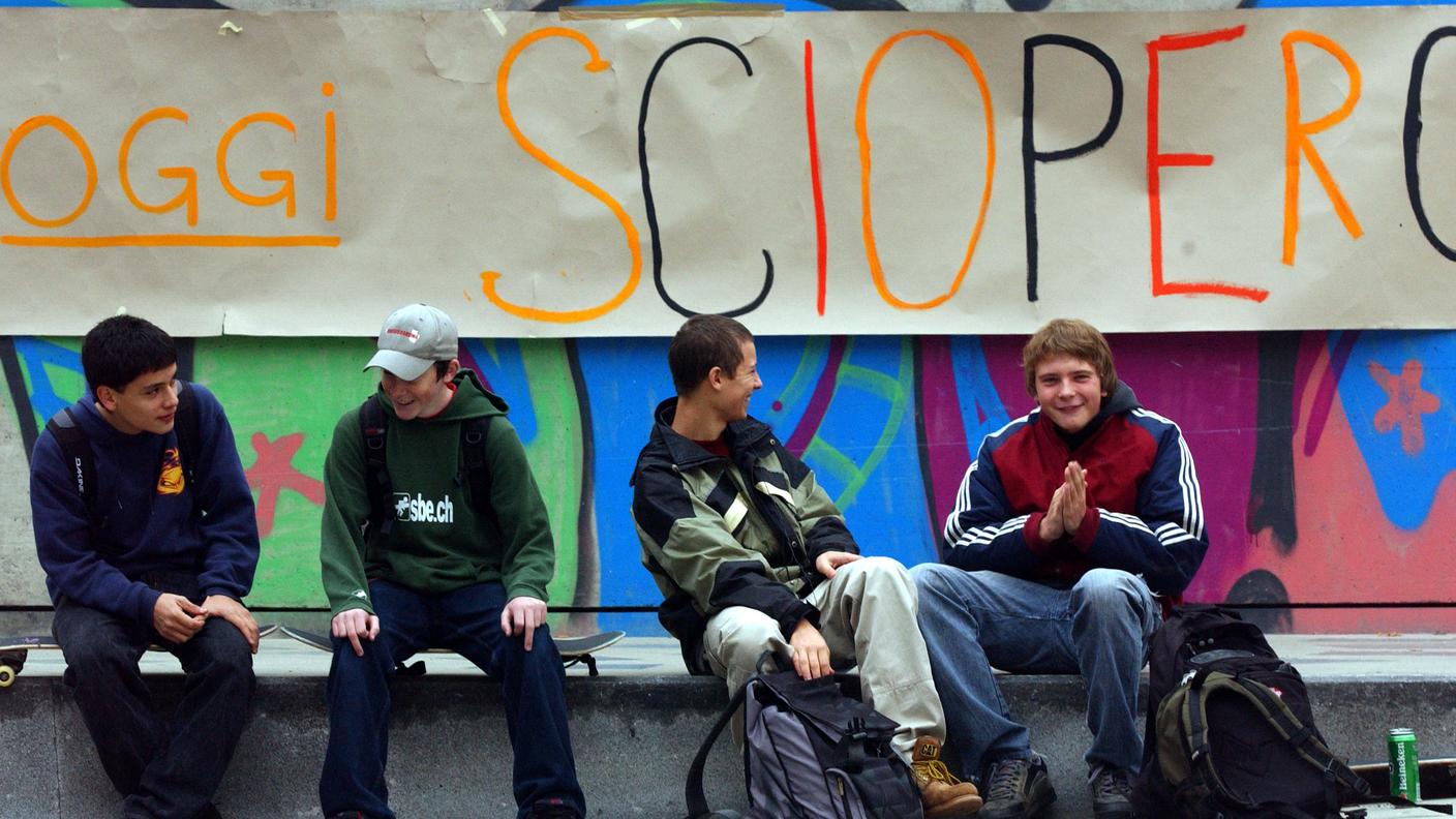 sciopero scuola bellinzona 2003_tp.jpg