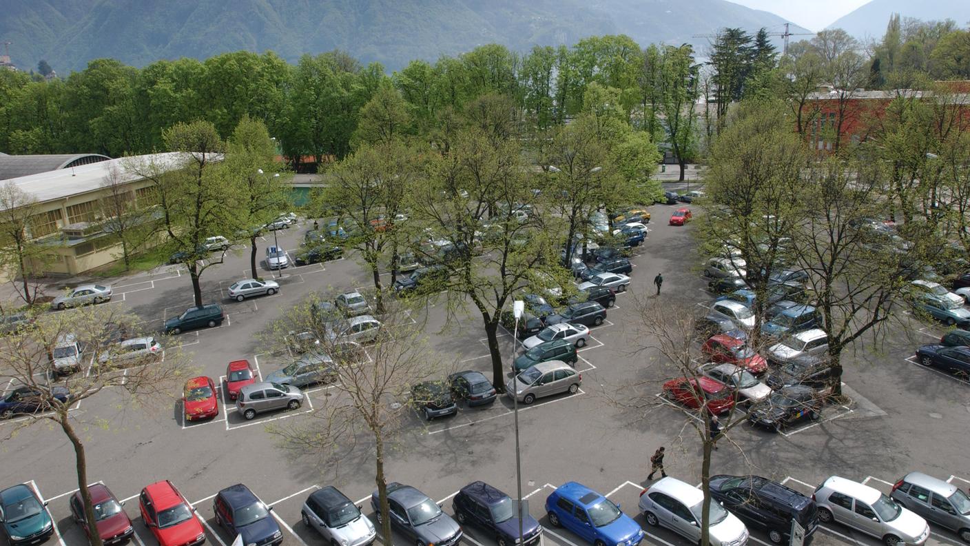 Il grande parcheggio da sempre ospitato al Campo Marzio