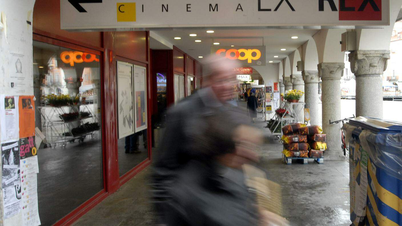 L'entrata di quello che fu il Cinema Rex in centro a Locarno