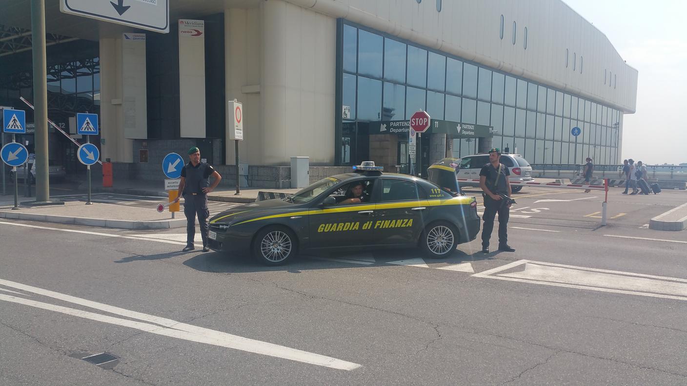 Controlli allo scalo di Malpensa