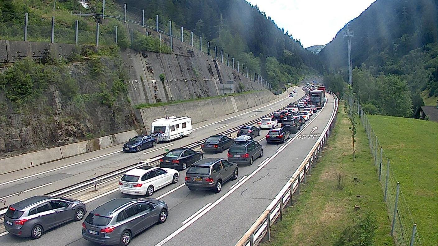 Le coda al San Gottardo sono ancor più massicce dopo metà luglio