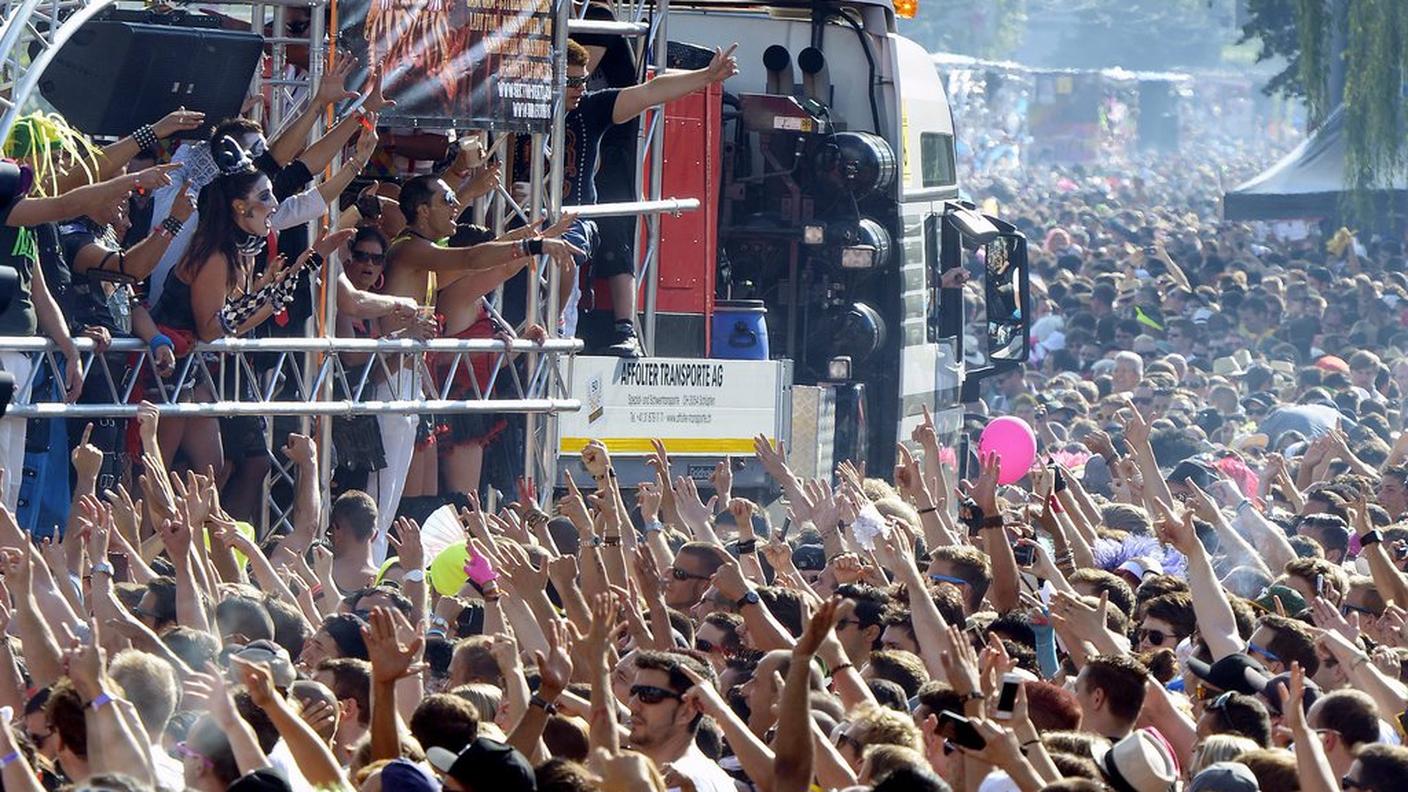 Il 2 agosto a Zurigo musica, balli, travestimenti, ma anche consumo di droghe