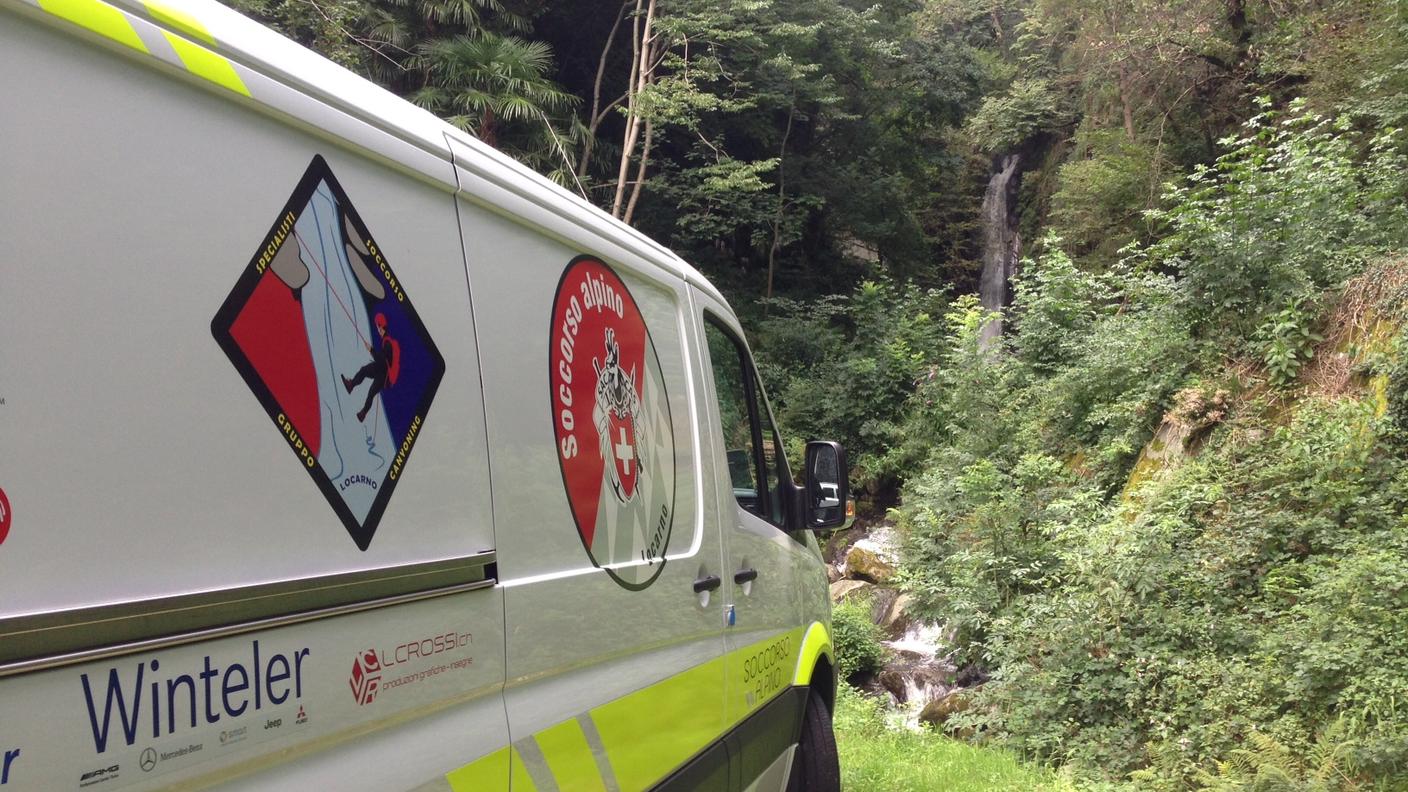 Il furgone del SAS di Locarno sul luogo dell'infortunio