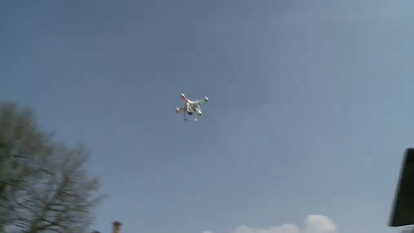 VIDEO - Il drone della polizia in azione (video rescue media)