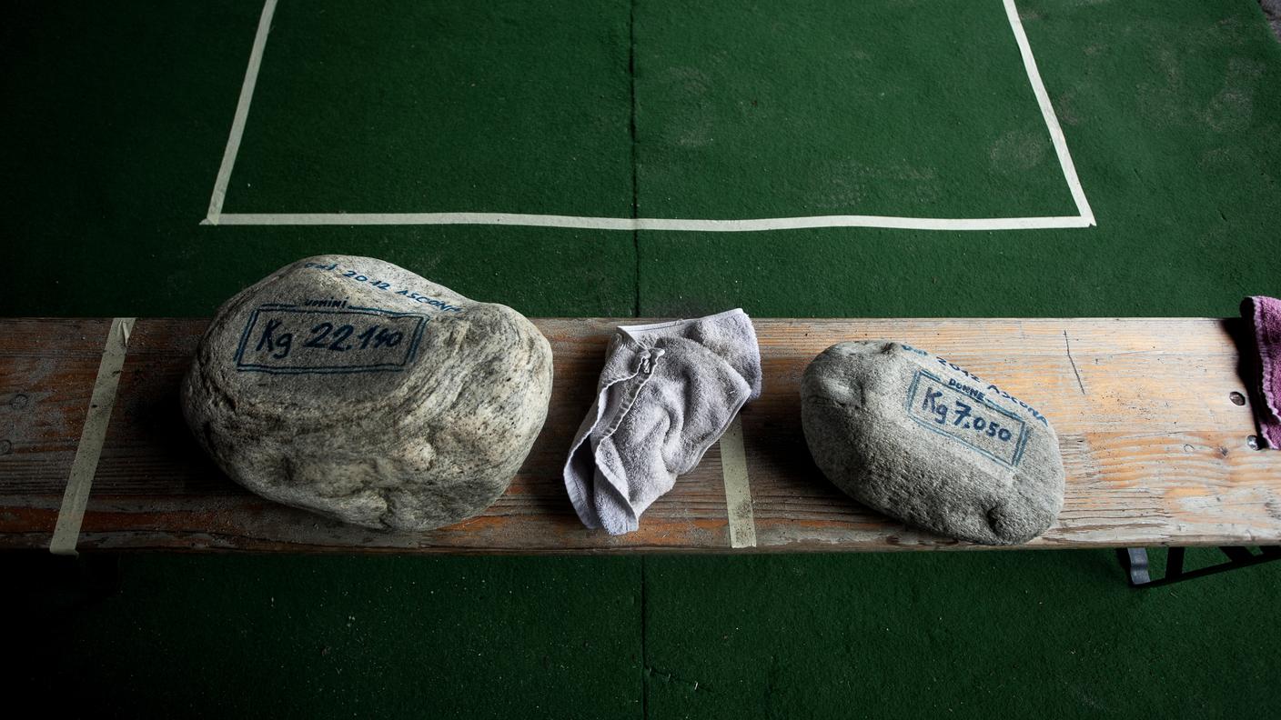 I sassi maschile (22,140 chili) e quello femminile (7,050)