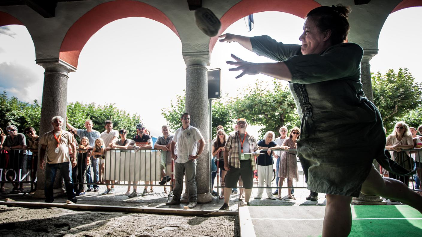 Folta partecipazione anche femminile