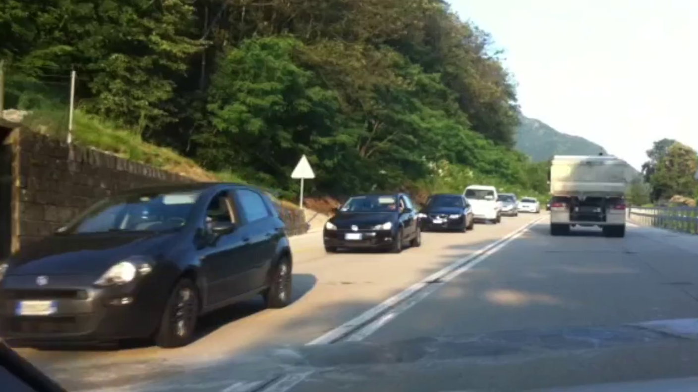 Traffico in tilt anche sul Ceneri