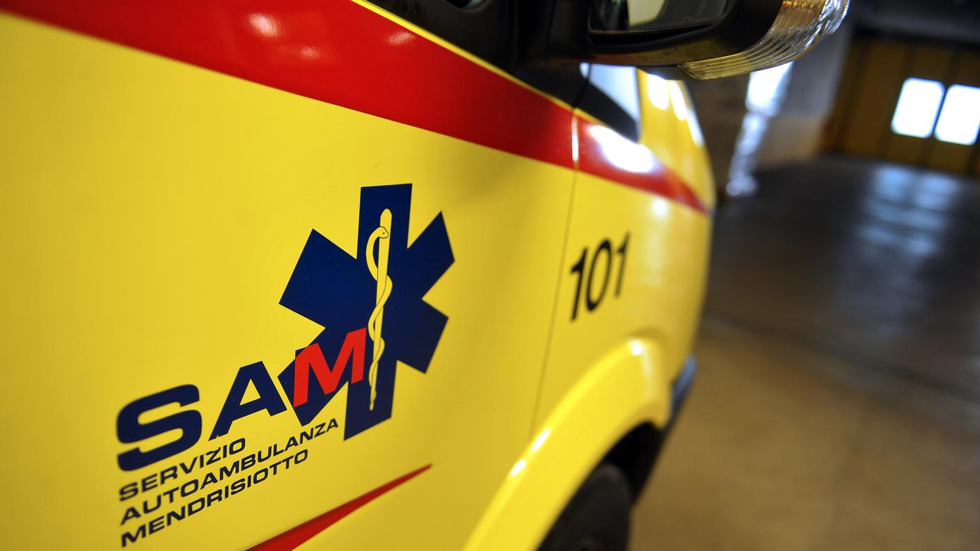 L'uomo è stato ricoverato all'ospedale dai sanitari del SAM