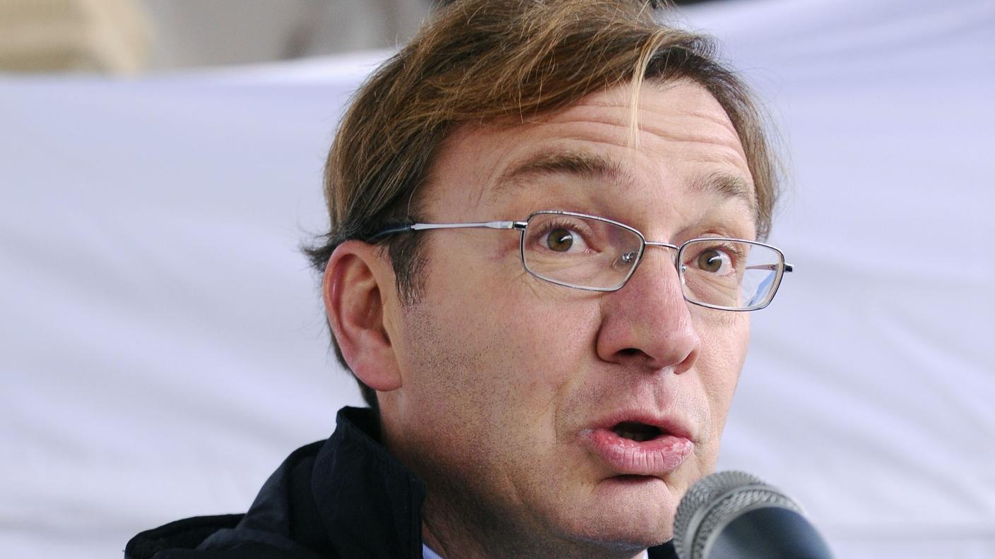 Andrea Pellicini, sindaco di Luino, non ci sta