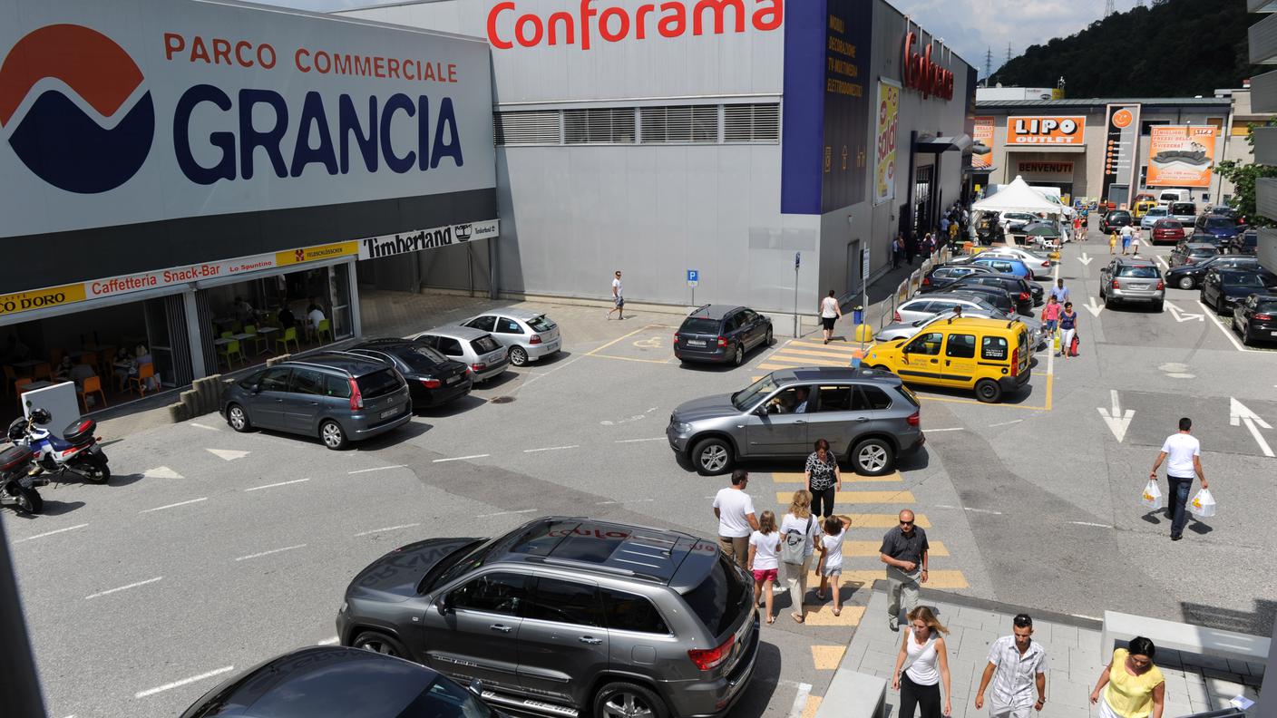 Il PLR stigmatizza la guerra ai parcheggi attuata da Claudio Zali