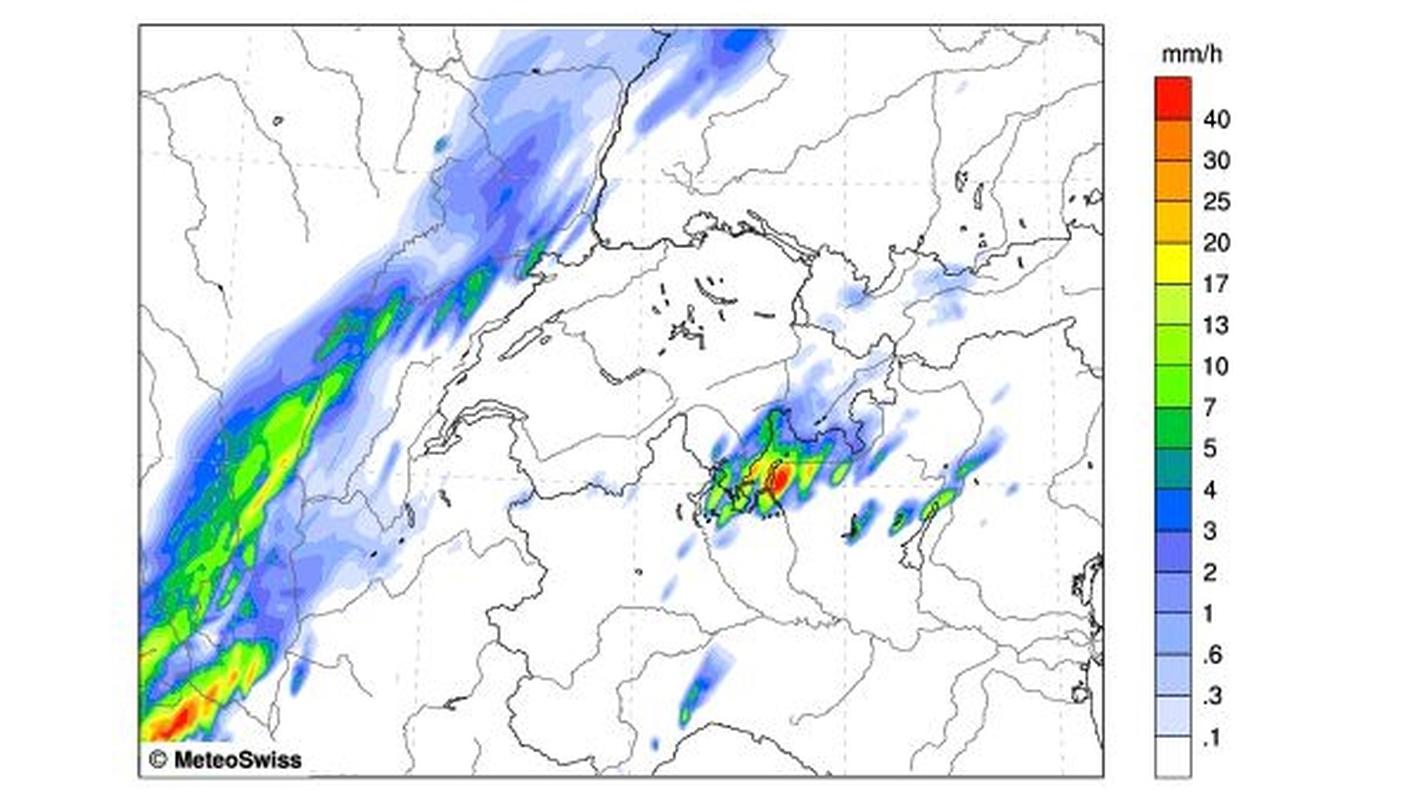 Le precipitazioni di maggiore intensità sono previste attorno alle 2-3 della notte con punte, in alcune zone, di 40 e più litri d'acqua al metro quadrato 