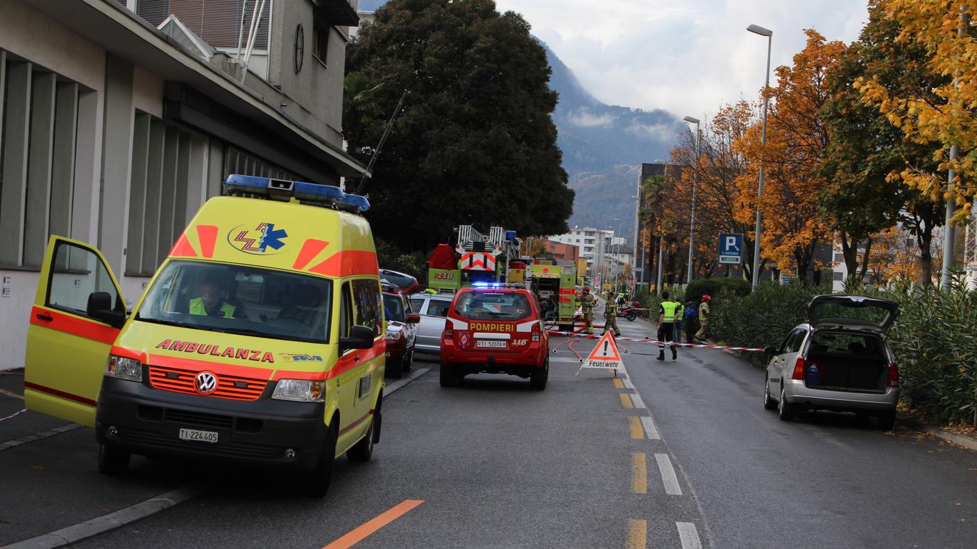 Via Franzoni è stata temporaneamente sbarrata al traffico