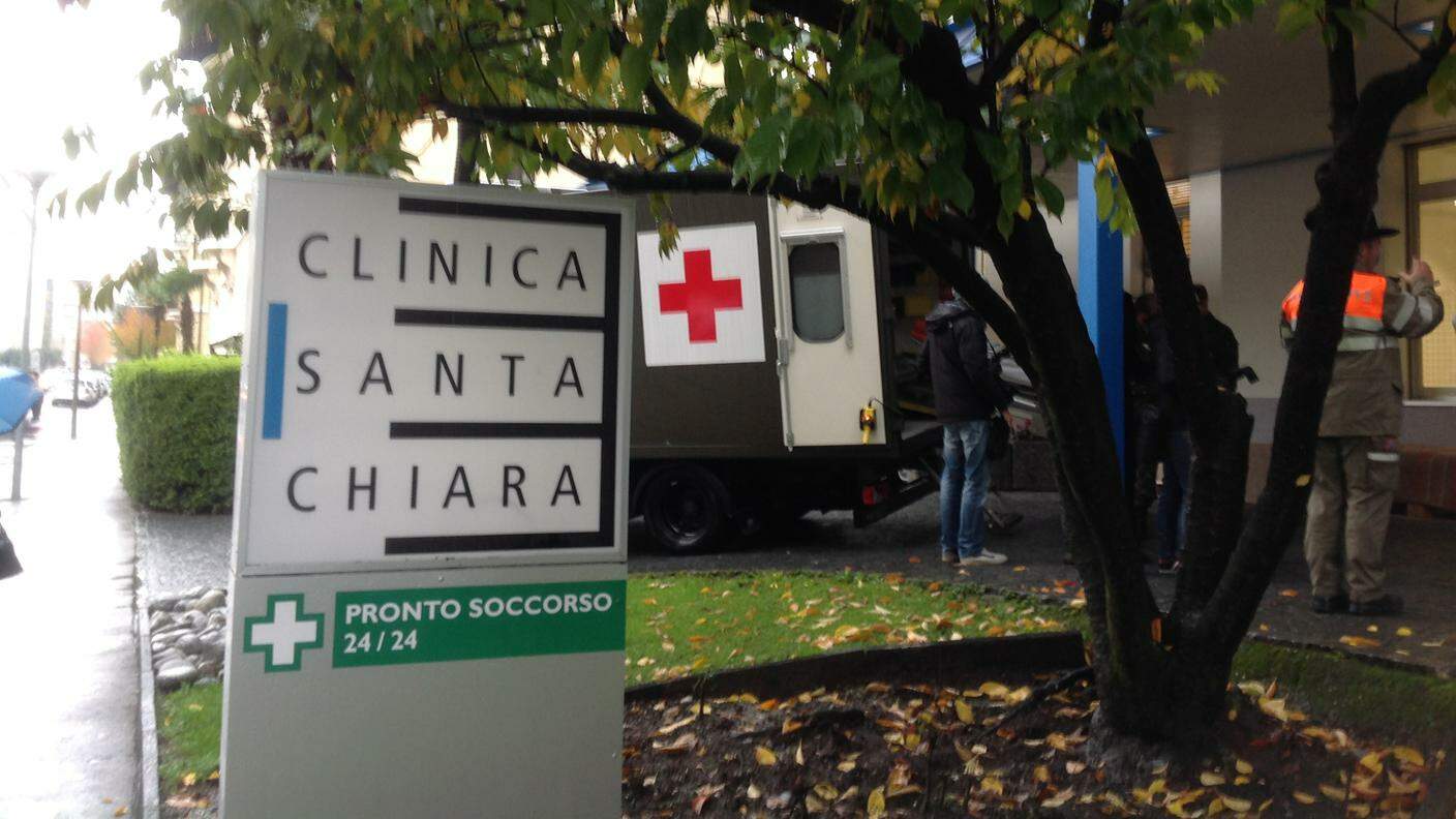Operazioni di evacuazione alla Clinica Santa Chiara